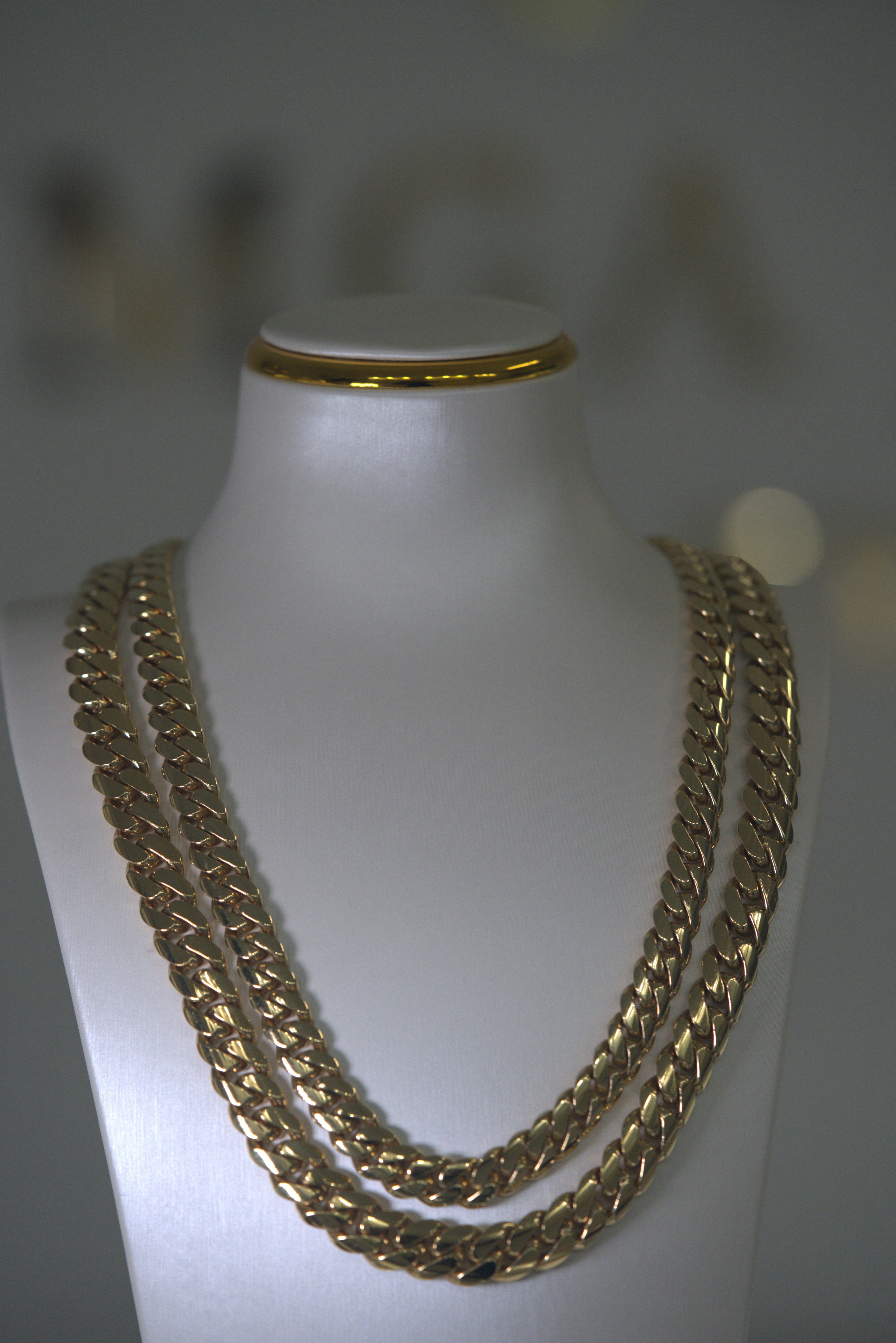 Gold Cuban Link Chain – Classic Luxury Style